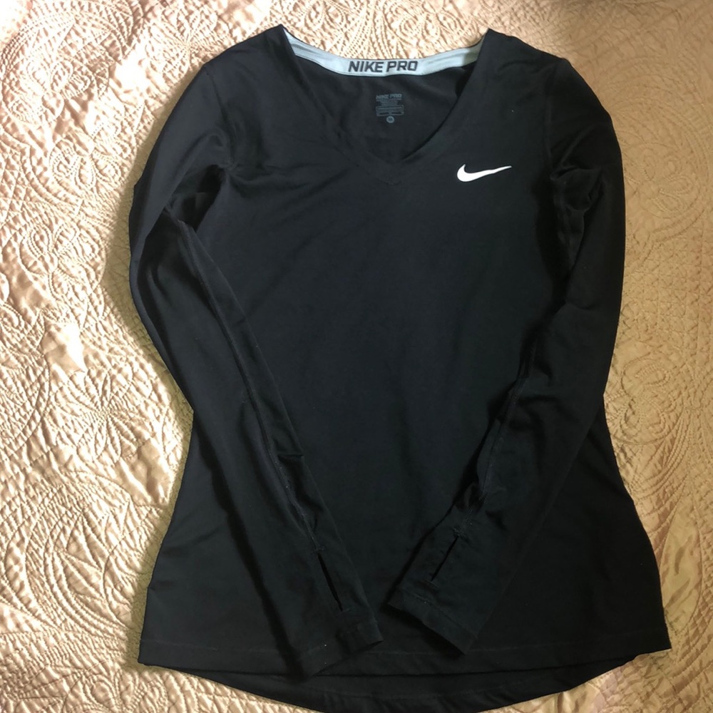 Women’s dry-fit Nike pro long sleeve shirt
